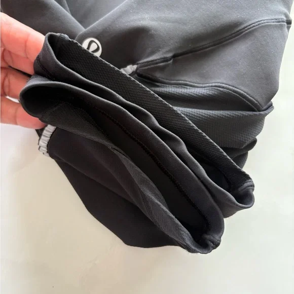 RARE Lululemon Presta Padded Shorts Black - Picture 6 of 14